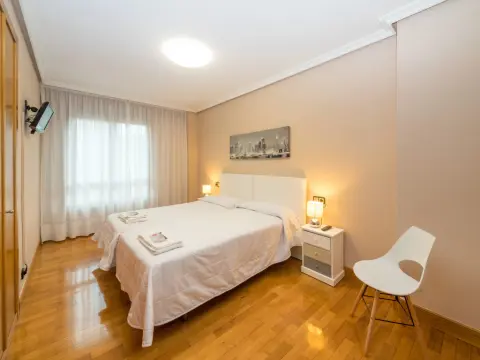 Gestión de Alojamientos Rooms - Guest House - Photo 2