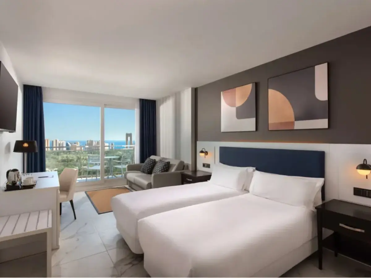Grand Luxor Hotel & Village