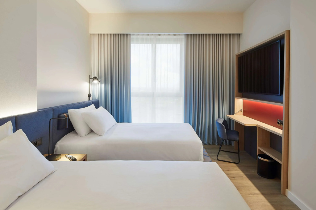 Hampton by Hilton Barcelona Fira Gran Via - Photo 4