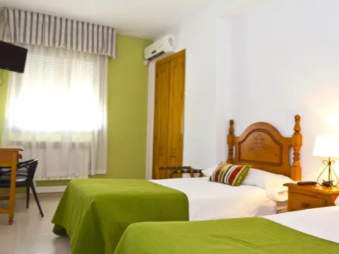 Hospedium Hostal El Mirador de Atienza - Photo 2