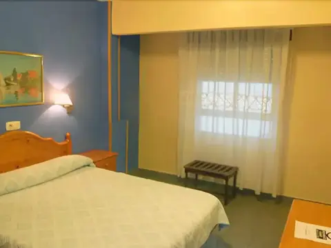 Hostal Al-Qazeres - Photo 2