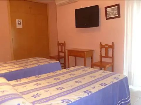 Hostal Al-Qazeres - Photo 3