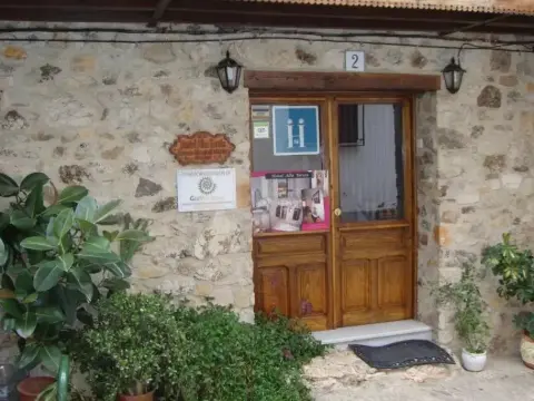 Hostal Alba Taruta - Photo 1