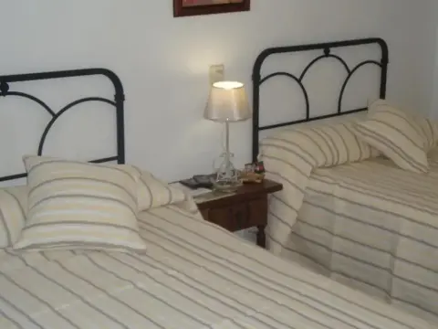Hostal Alba Taruta - Photo 4