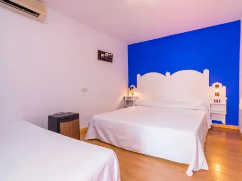 Hostal Alhambra - Photo 3