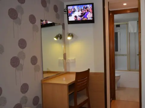 Hostal Anosa Casa - Photo 3