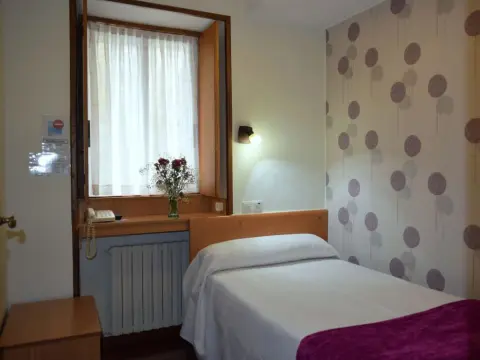 Hostal Anosa Casa - Photo 4