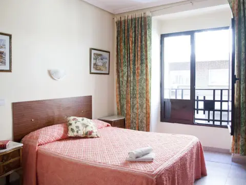 Hostal Arriaza - Photo 3