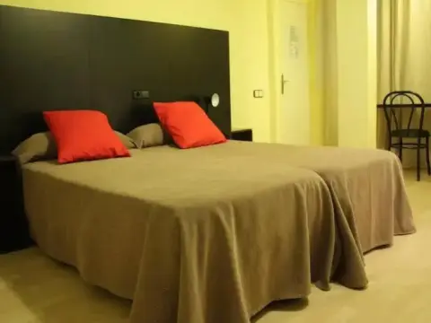 Hostal Baires - Photo 3