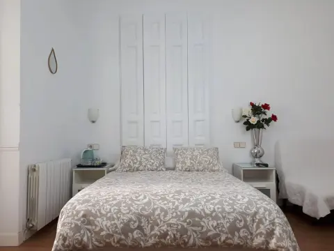 Hostal Casa Chueca - Photo 3