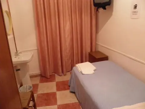 Hostal Center - Photo 3