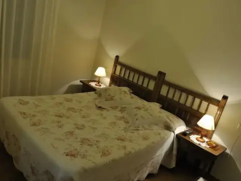 Hostal El Castañeu - Photo 2