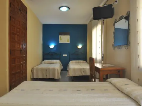 Hostal el Triunfo - Photo 3