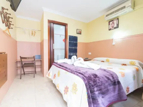 Hostal Florida - Photo 2