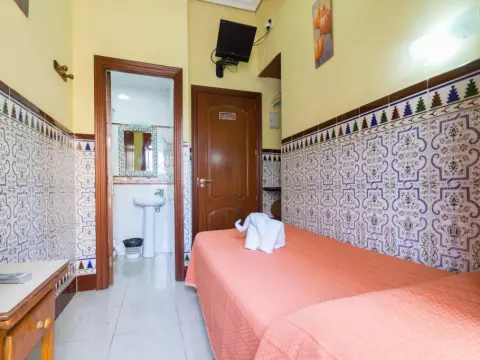 Hostal Florida - Photo 3