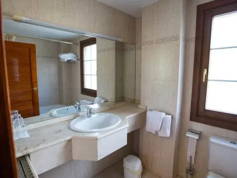 Hostal Gau-Txori - Photo 4