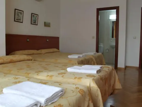 Hostal Jerez - Photo 4