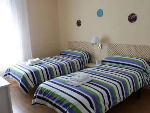 Hostal La Uva - Photo 3