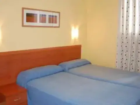 Hostal Los Claveles - Photo 2