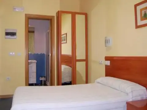 Hostal Los Claveles - Photo 3