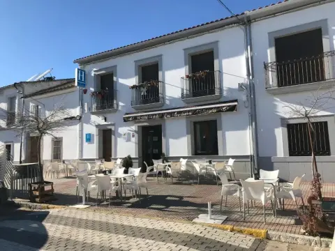 Hostal Los Encinares - Photo 1