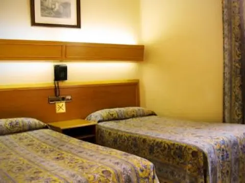 Hostal Los Guerreros - Photo 4