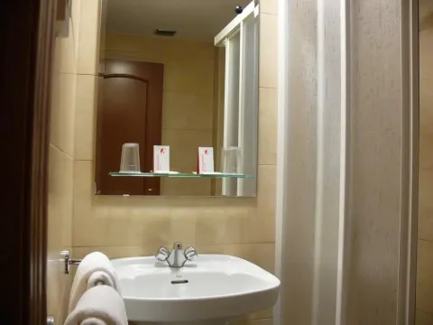 Hostal Navasfrias - Photo 1