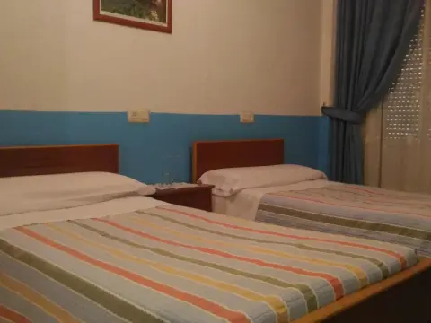 Hostal Palacios Fuencarral - Photo 3