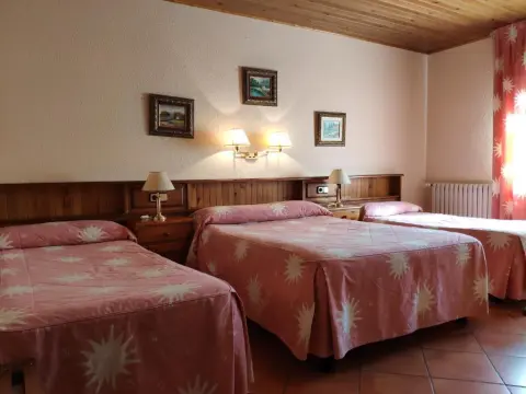 Hostal Pey - Photo 4