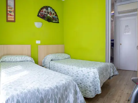 Hostal Rober - Photo 2