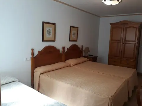 Hostal Roig 53 - Photo 2