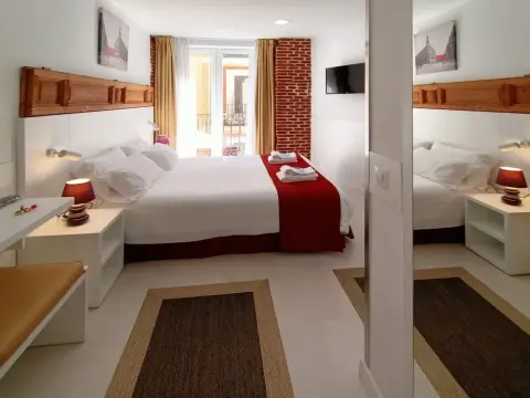 Hostal Royal Cruz - Photo 3