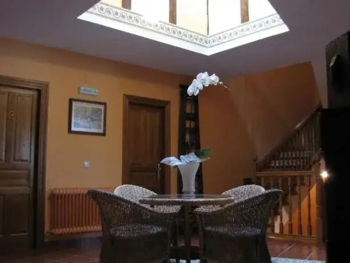 Hostal Huartearena