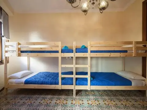 Hostel Bed in Girona - Photo 3