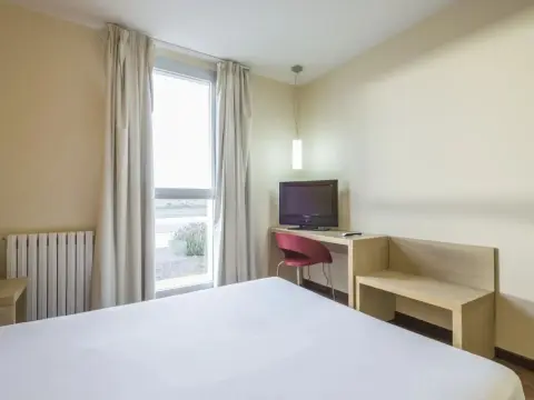 Hotel 280 Zaragoza - Photo 4