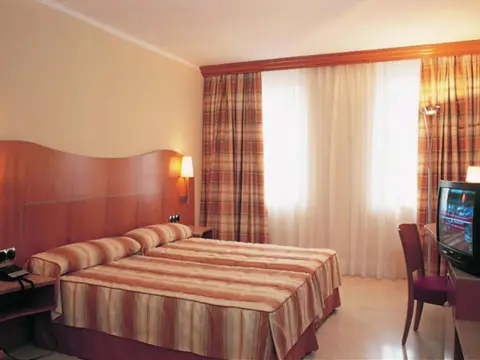 Hotel Aristol - Sagrada Familia - Photo 3