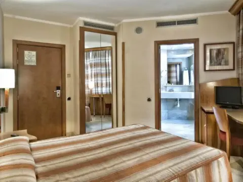 Hotel Aristol - Sagrada Familia - Photo 4