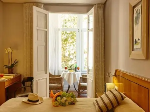 Atalaya Hotel - Photo 4