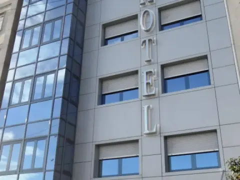 Hotel Avenida - Photo 1