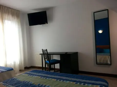 Hotel Azcona - Photo 2