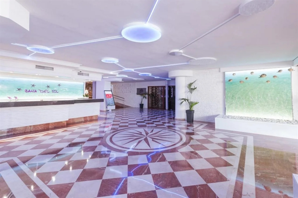 Hotel Bahia del Sol - Photo 2