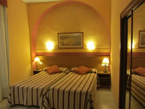 Hotel Boston - Photo 2