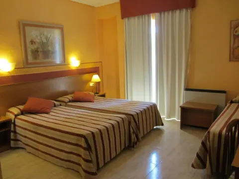 Hotel Boston - Photo 3