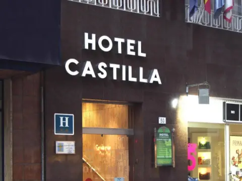 Hotel Castilla - Photo 1