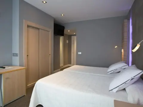 Hotel Castillo - Photo 2