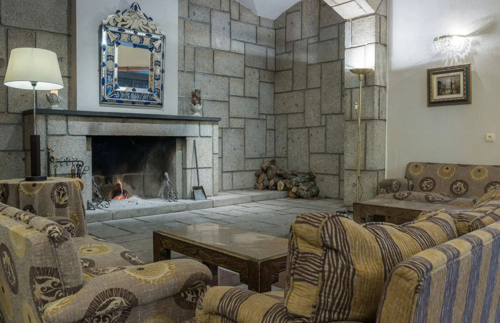 Hotel Colón - Photo 4