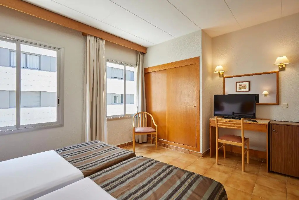 Hotel Columbus - Photo 4