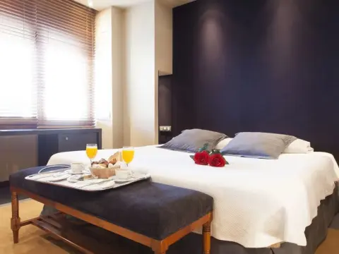 Hotel Condes de Urgel - Photo 4