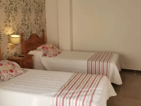 Hotel Corona de Atarfe - Photo 2