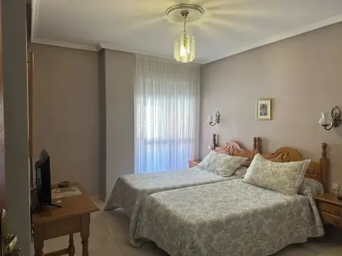 Hotel Covadonga - Photo 4